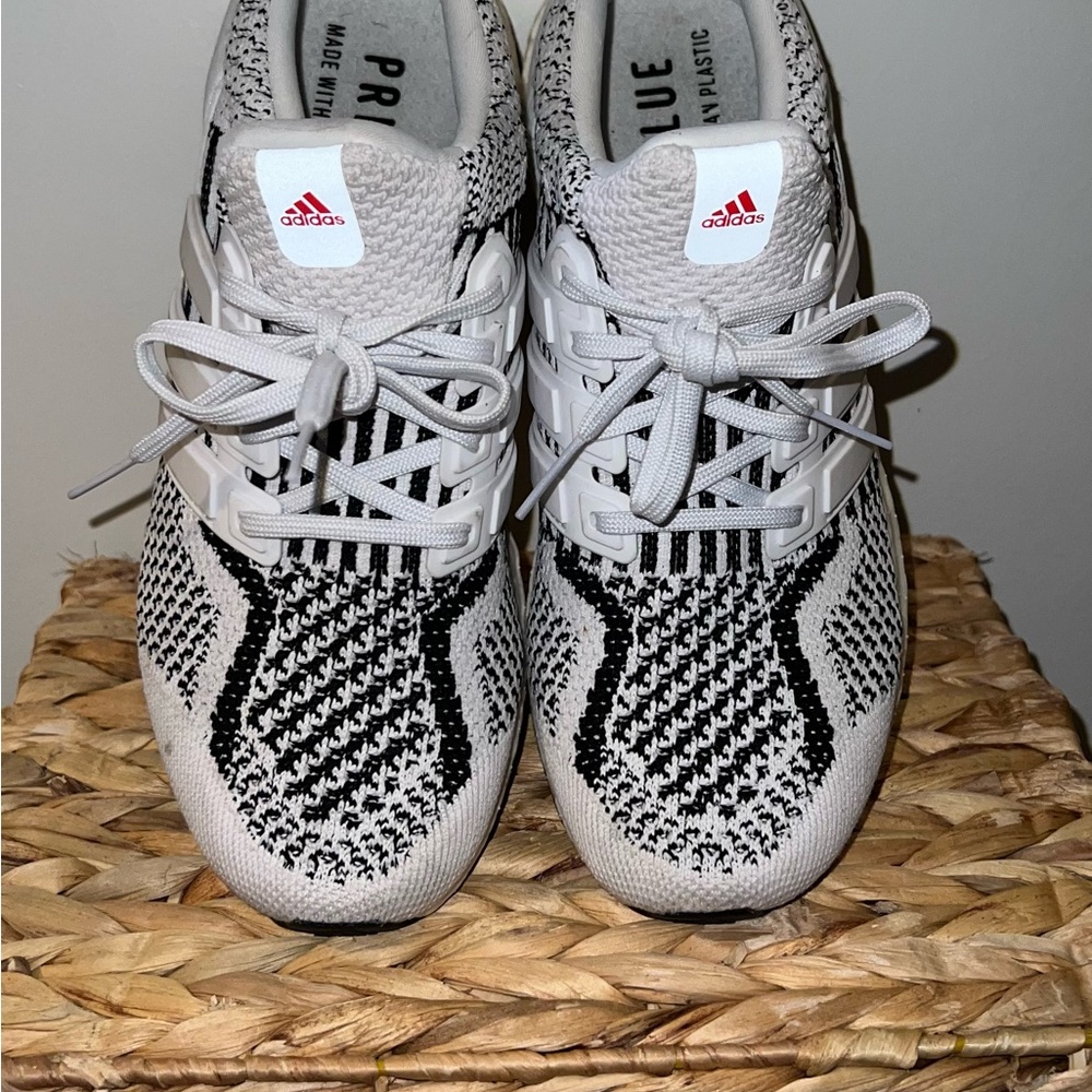 Adidas Ultraboosts - Picture 4 of 5